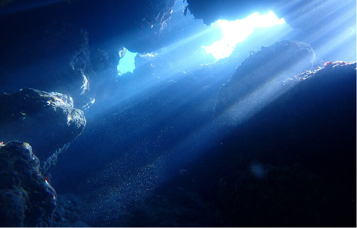 瀬底島